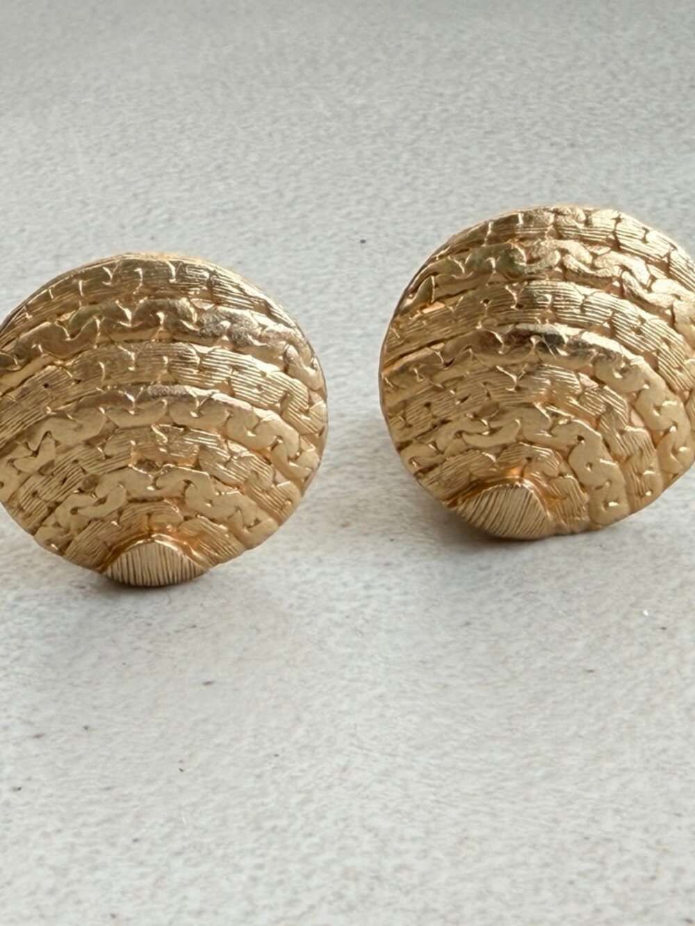 Vintage Scalloped Shell Earrings 1960s Signed STAR Chunk Gold Tone Metal Clip On